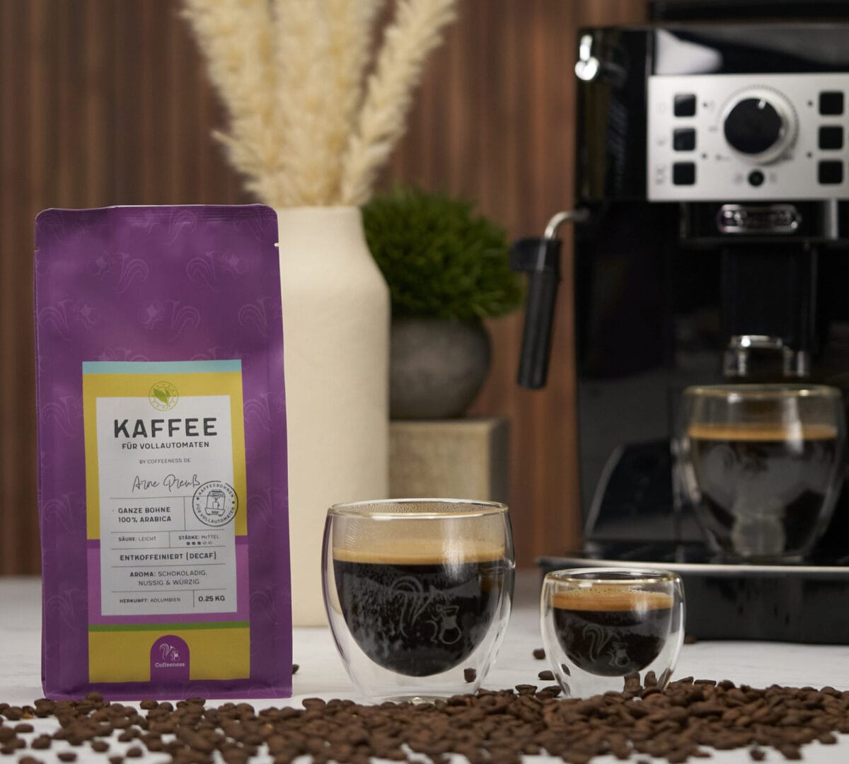Decaf Kaffee fuer Vollautomaten mit Getraenken und DeLonghi Magnifica S
